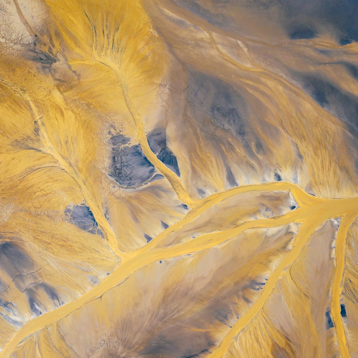 photo d'une peinture qui représente un désert vu satellite 
