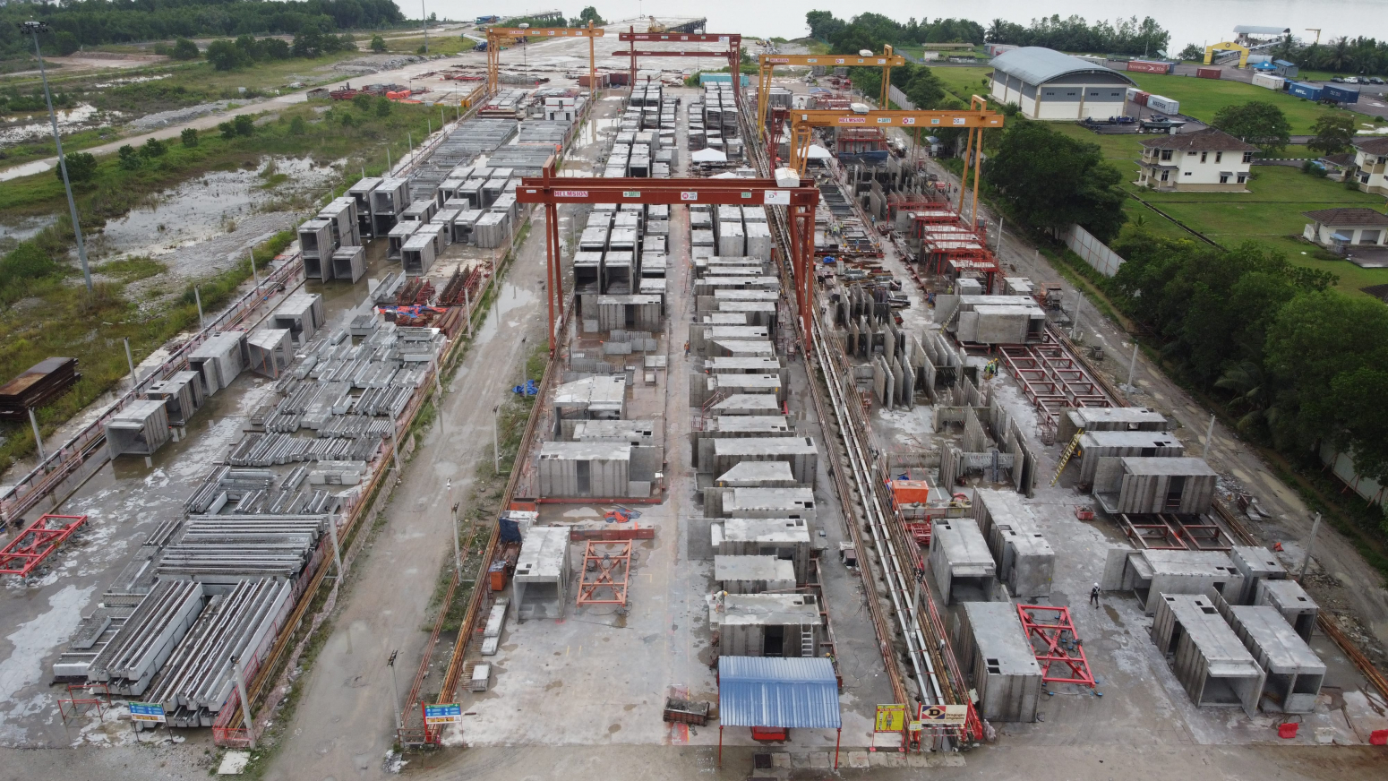 Photo of a construction site illustrating Dragages Singapore's PPVC process and how onepoint's expertise on Lean improved it